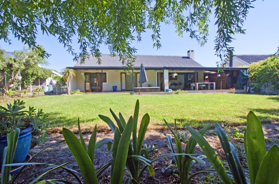 3 Bedroom Property for Sale in Milkwood Park Western Cape